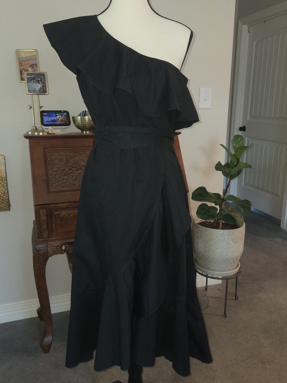 Asymmetric One-Shoulder Black Ruffle Midi Dress